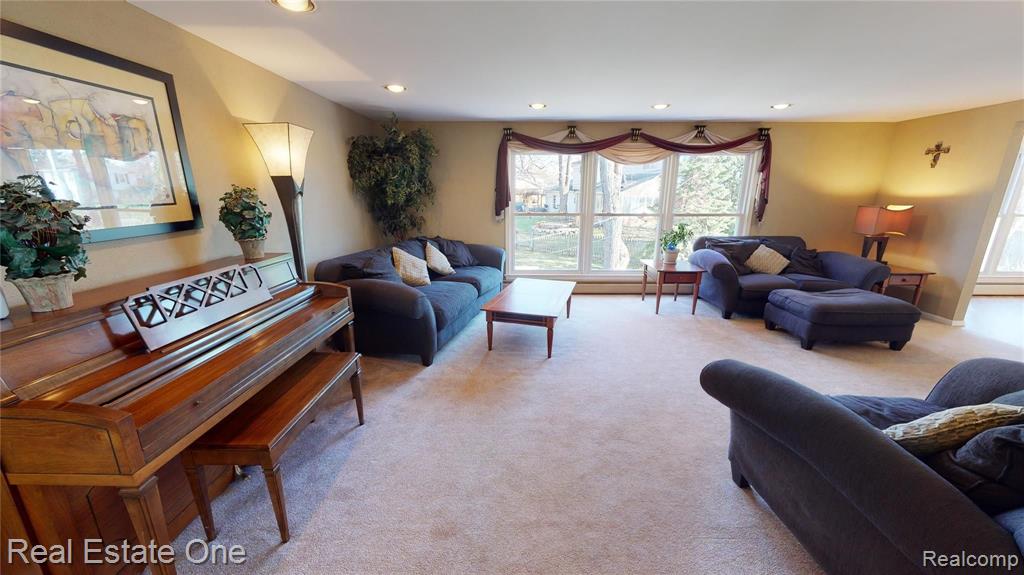30048 Barwell Road Farmington Hills, MI 48334 - Photo 7 of 36