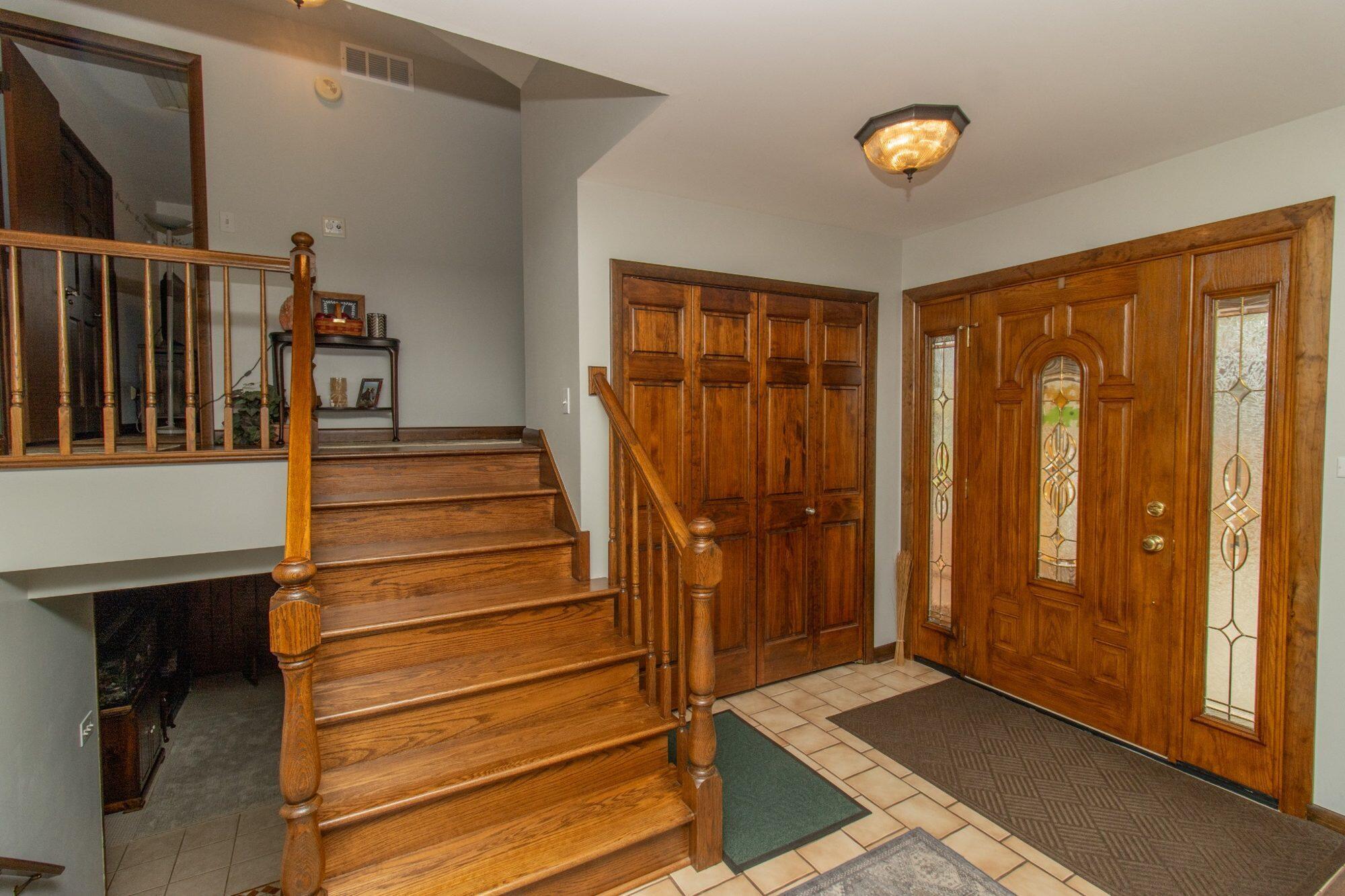 9838 Redbud Road Munster, IN 46321 - Photo 11 of 22 2000x1333