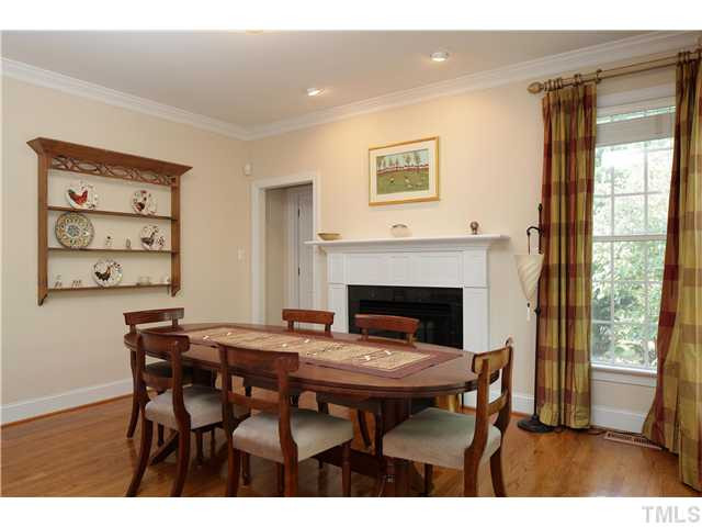 3613 Tall Oak Trail Raleigh, NC 27612 - Photo 9 of 24 Living Room