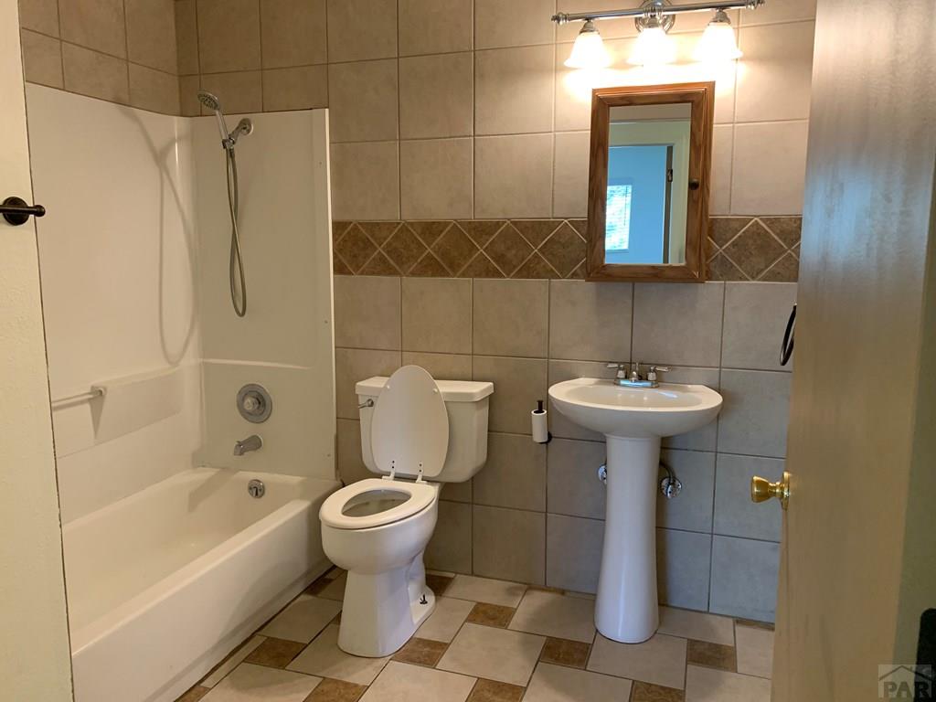 2215 Montezuma Road Pueblo, CO 81003 - Photo 10 of 27 Gallery Image 10