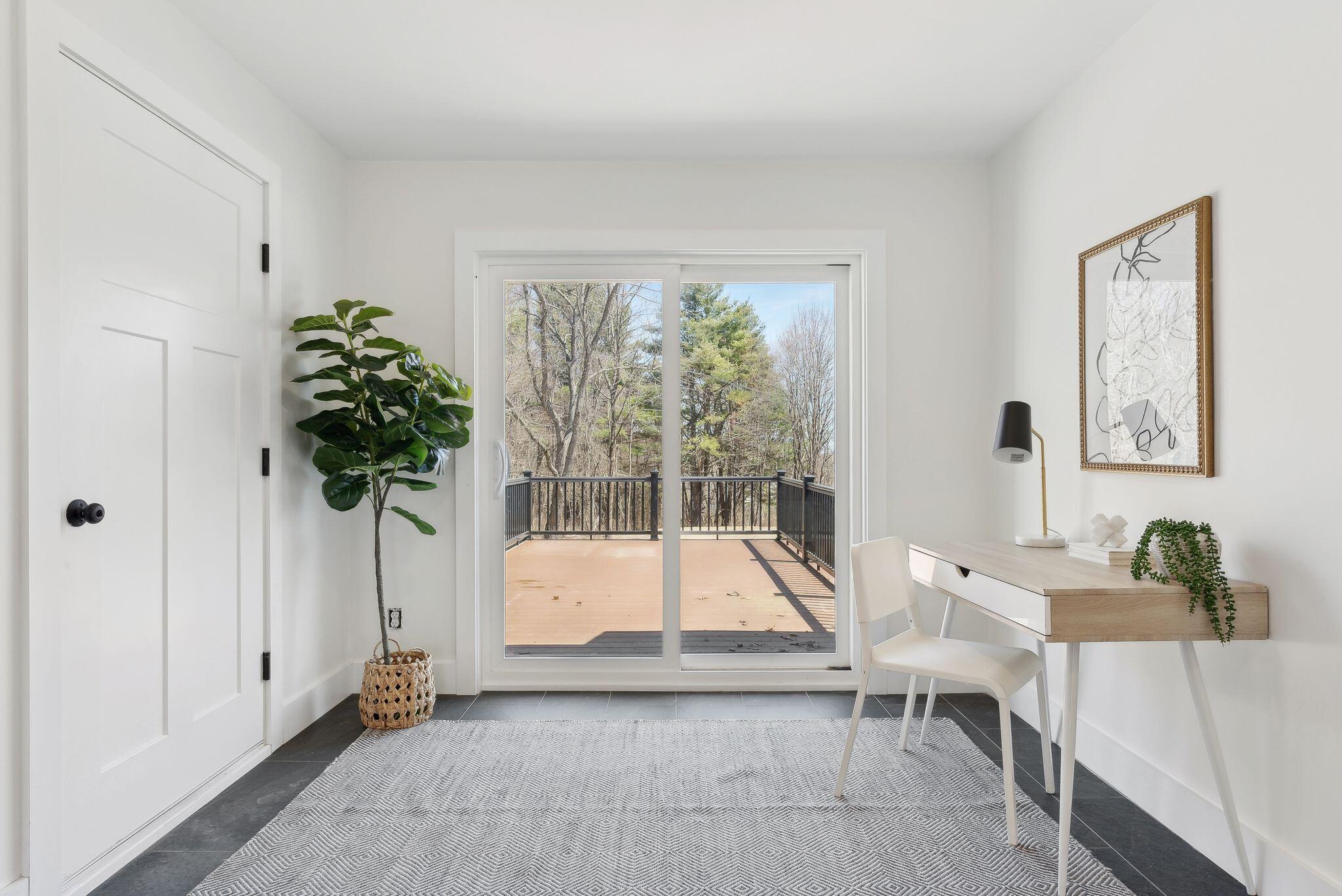 375 Blackstrap Road Falmouth, ME 04105 - Photo 4 of 21 Entry
