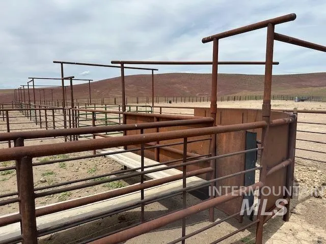 $2,400,000 | 1270 Hillcrest Drive, Vale, OR 97918