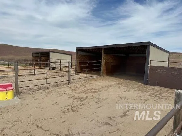 $2,400,000 | 1270 Hillcrest Drive, Vale, OR 97918