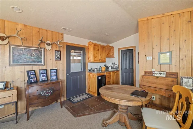 $2,400,000 | 1270 Hillcrest Drive, Vale, OR 97918