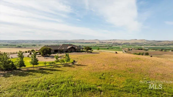 $2,400,000 | 1270 Hillcrest Drive, Vale, OR 97918