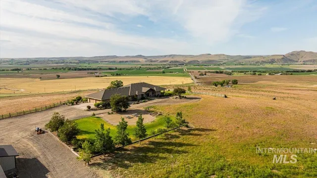 $2,400,000 | 1270 Hillcrest Drive, Vale, OR 97918
