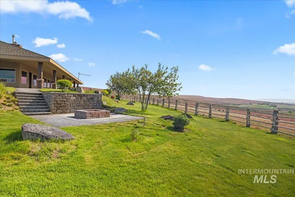 $2,400,000 | 1270 Hillcrest Drive, Vale, OR 97918