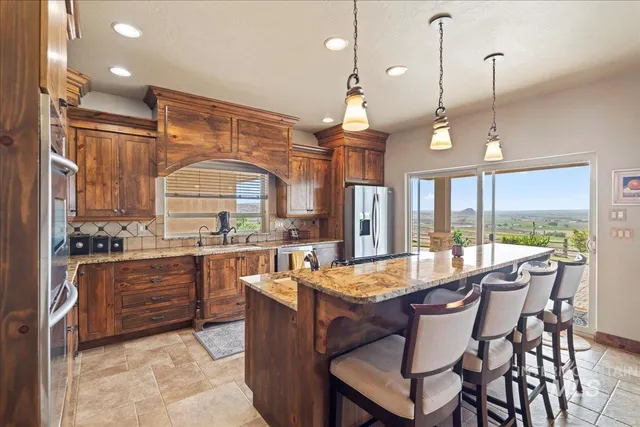 $2,400,000 | 1270 Hillcrest Drive, Vale, OR 97918