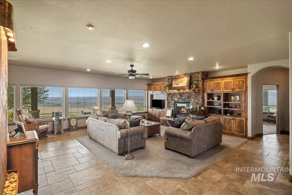 $2,400,000 | 1270 Hillcrest Drive, Vale, OR 97918