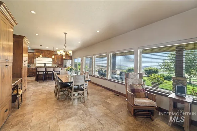 $2,400,000 | 1270 Hillcrest Drive, Vale, OR 97918