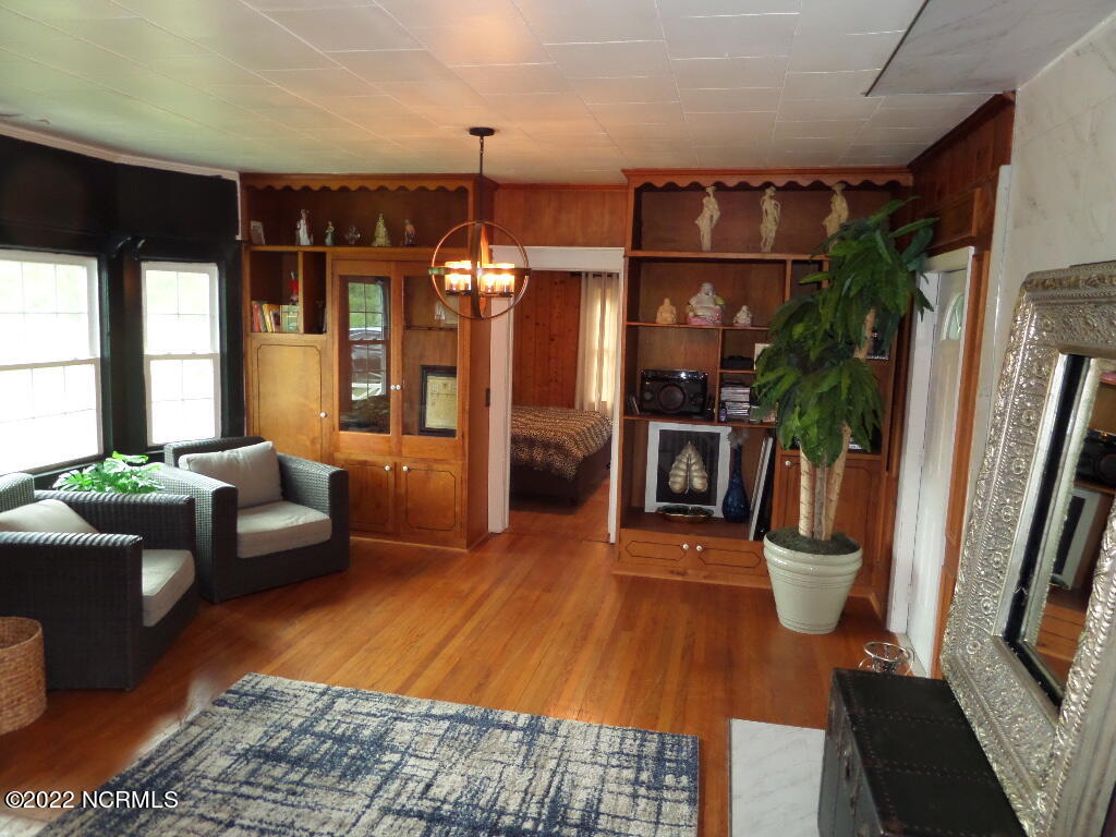 1901 Puddin Hill Road Scranton, NC 27875 - Photo 26 of 69 Living Room