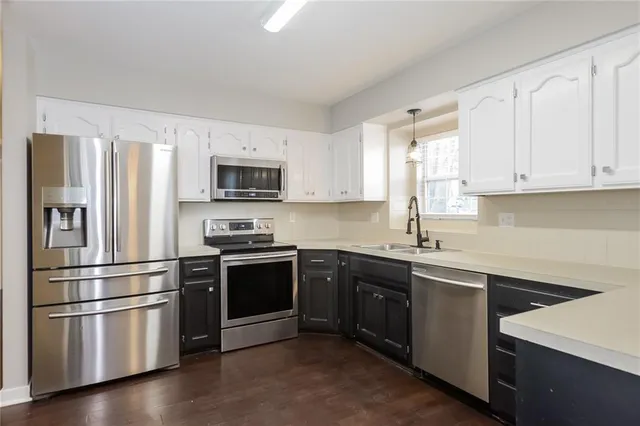 $2,325 | 2314 Northeast Springbrook Street, Blue Springs, MO 64014