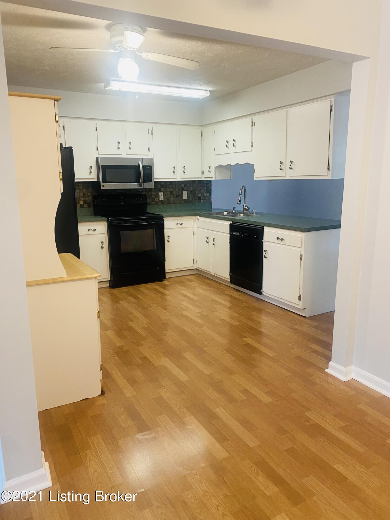 10301 St Rene Road Louisville, KY 40299 - Photo 3 of 25 4590CAD8-A364-4579-BEAD-E5E7587062E0