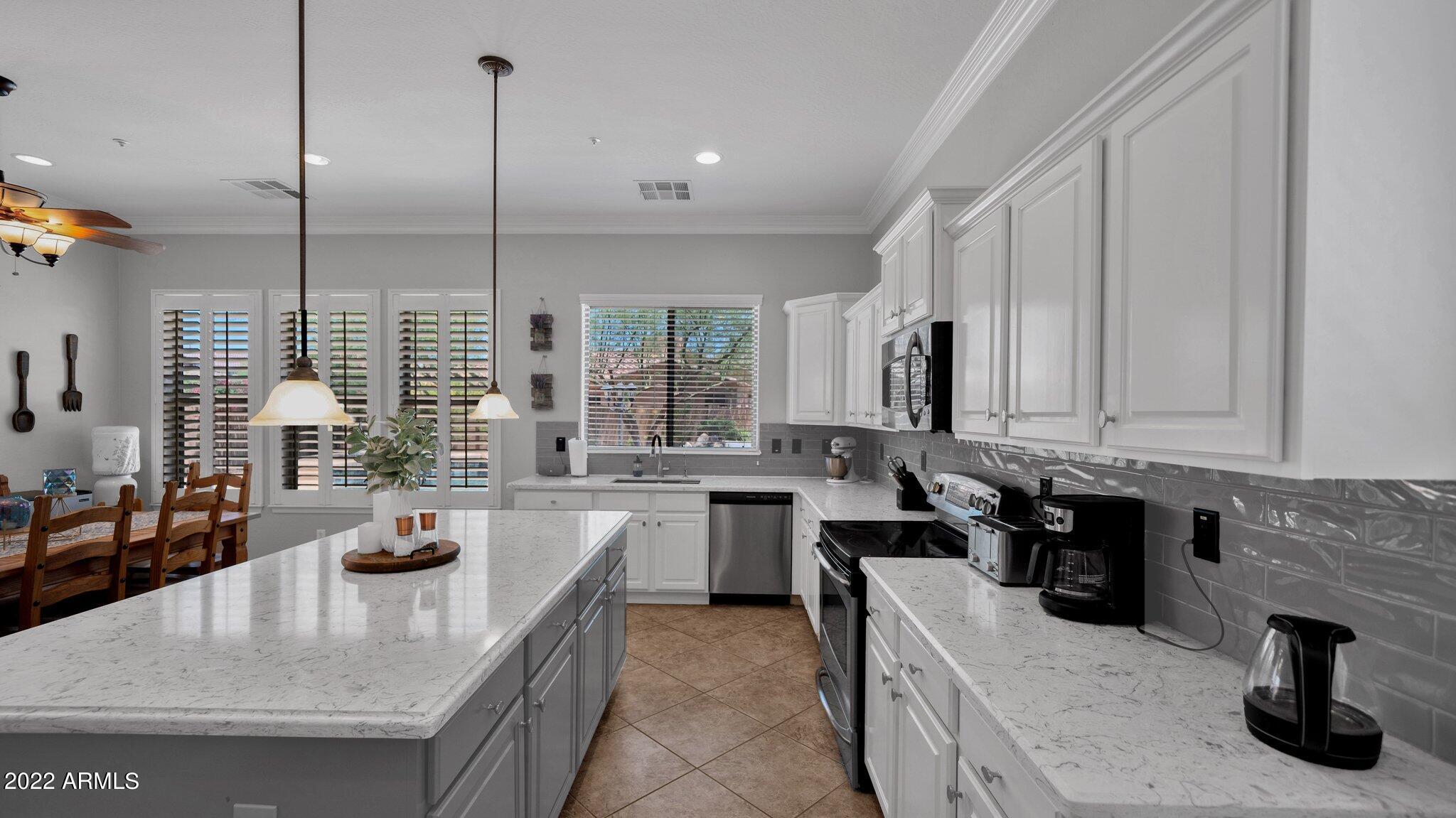 18484 Verdin Road Goodyear, AZ 85338 - Photo 10 of 30 7-web-or-mls-DSC01880