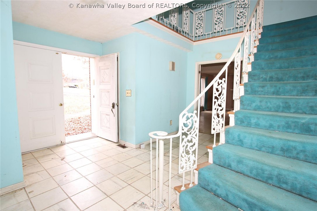 1566 Nottingham Road Charleston, WV 25314 - Photo 8 of 50 Gallery Image 8