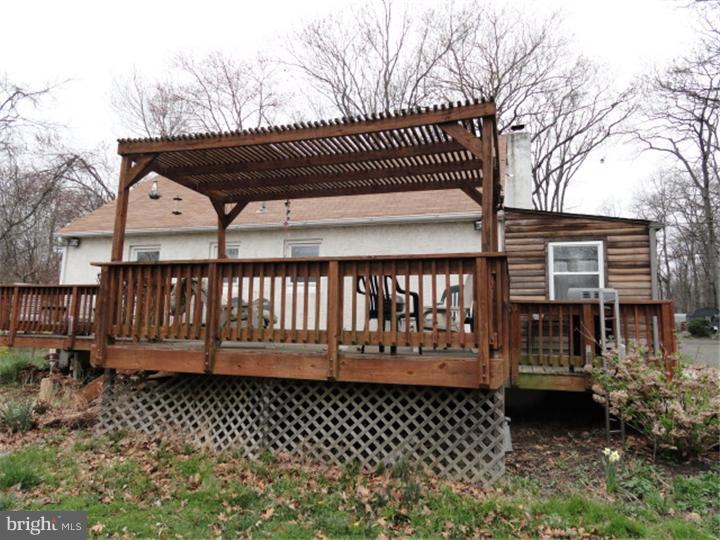 1901 Ziegler Road Pennsburg, PA 18073 - Photo 15 of 17 Deck