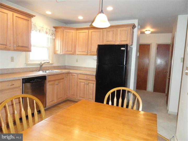 1901 Ziegler Road Pennsburg, PA 18073 - Photo 4 of 17 Kitchen
