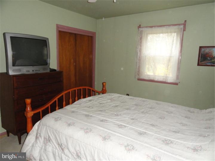 1901 Ziegler Road Pennsburg, PA 18073 - Photo 10 of 17 Bedroom - Main