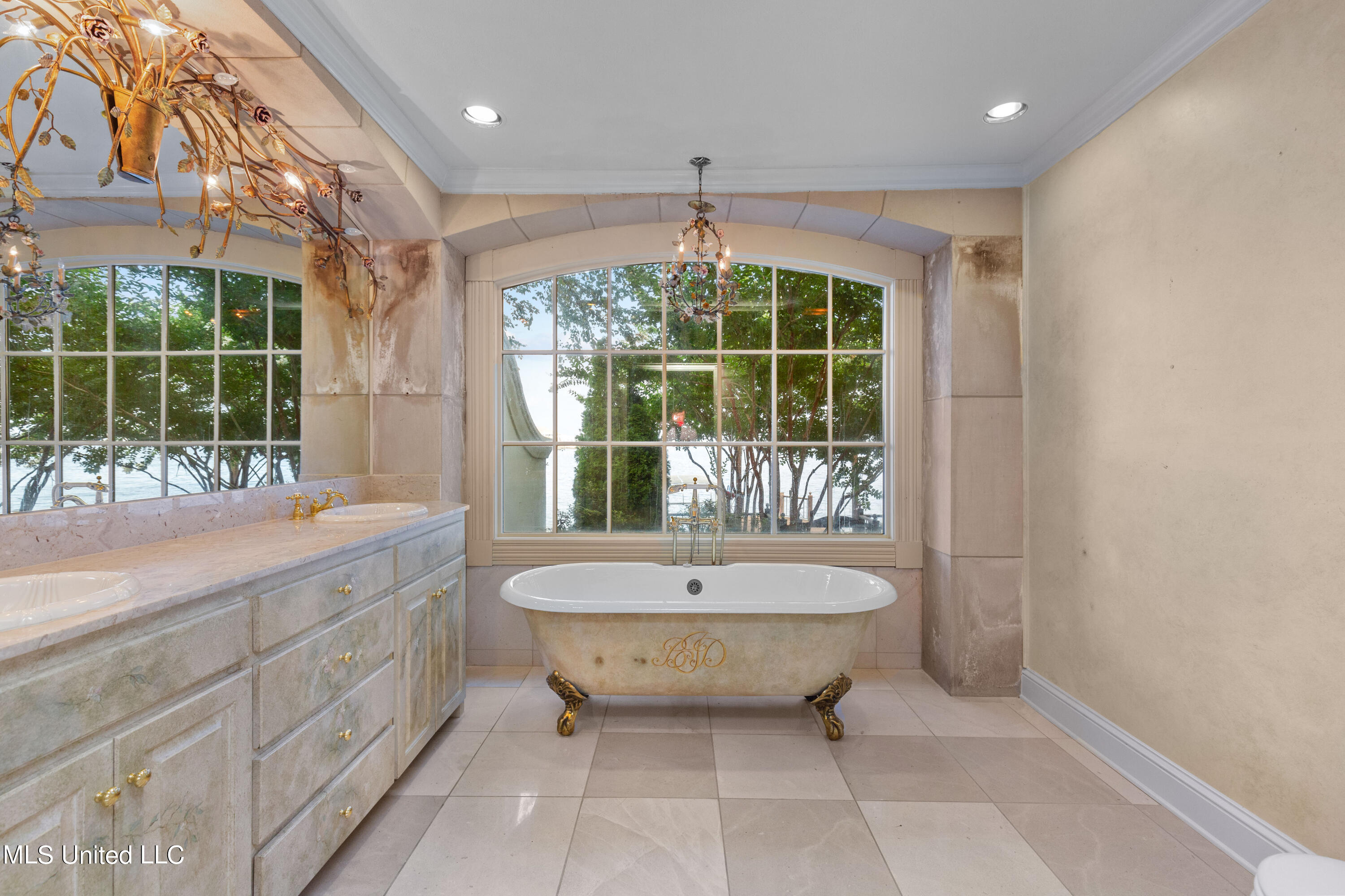 133 Overlook Pointe Drive Ridgeland, MS 39157 - Photo 64 of 93 Ensuite Bath