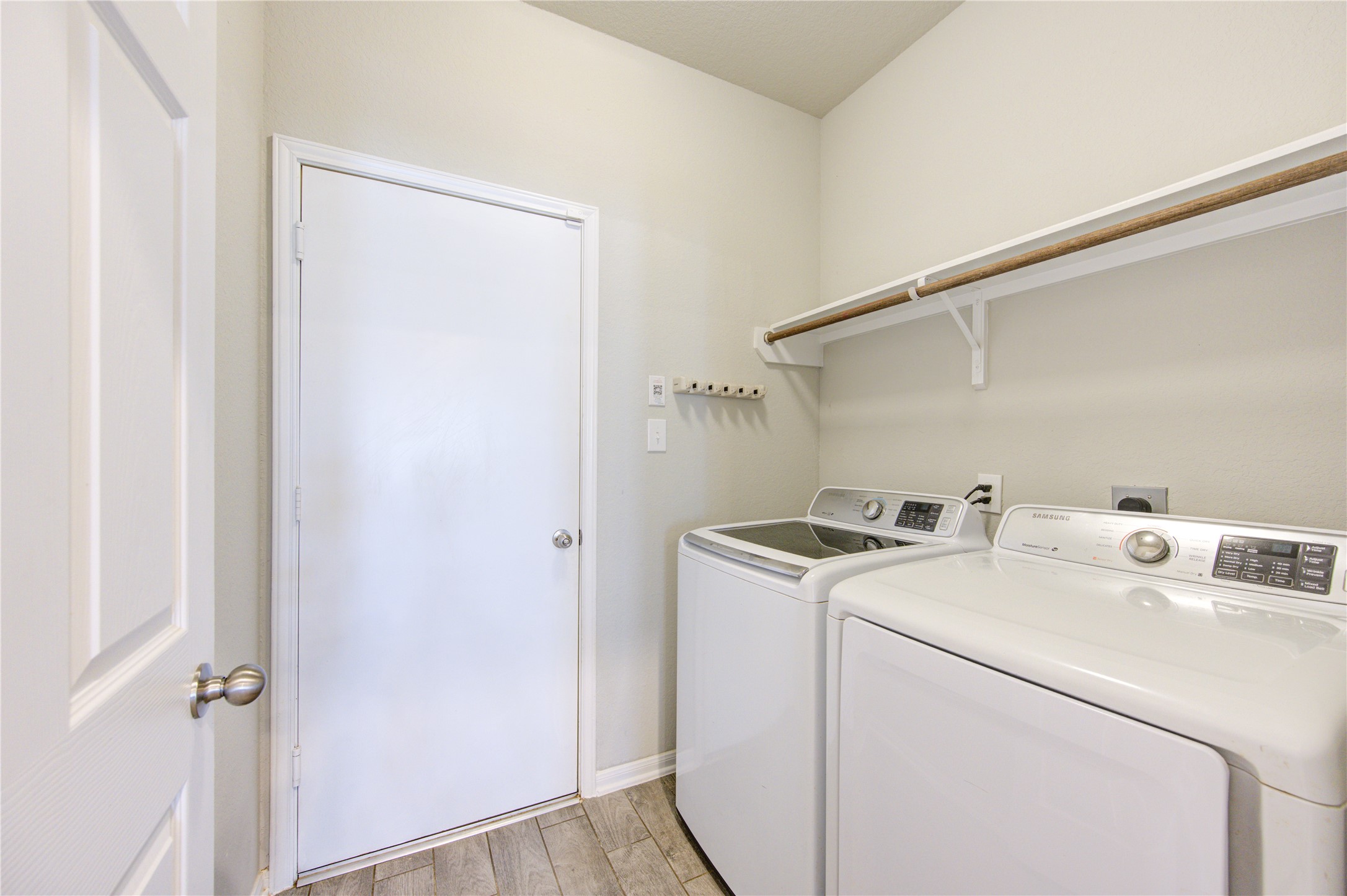 5439 Rustic Ruby Drive Brookshire, TX 77423 - Photo 39 of 43 This laundry space is ready for your cleansing needs!