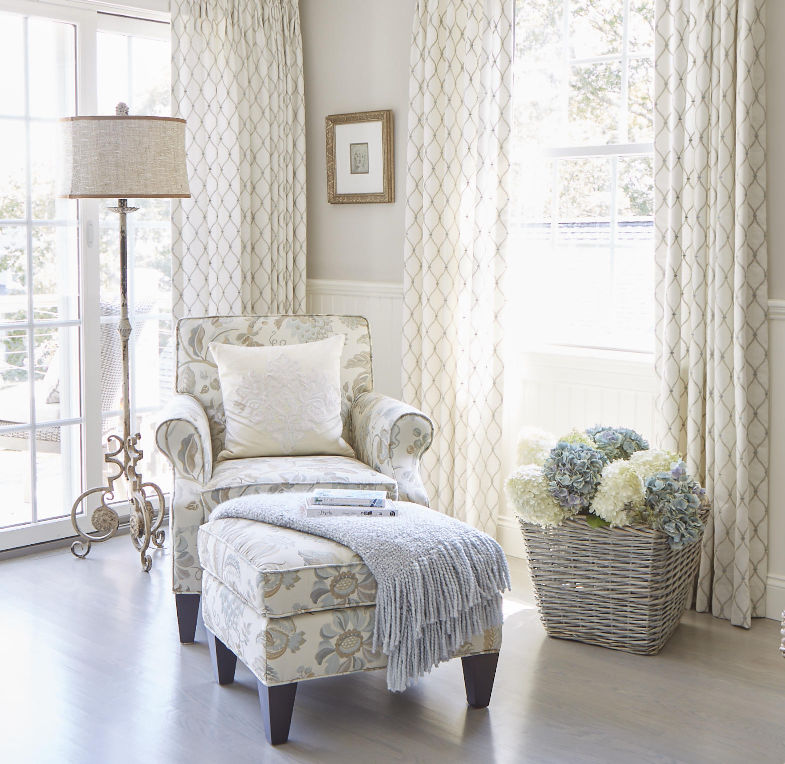 306 Monomoscoy Road Mashpee, MA 02649 - Photo 10 of 20 a bedroom with a bed and a window