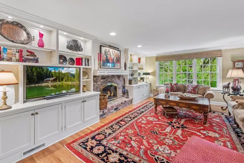 $1,100,000 | 925 Brockton Lane North, Plymouth, MN 55447