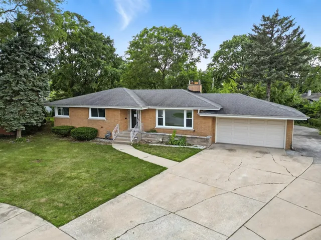 $260,000 | 505 Betty Lane, South Holland, IL 60473