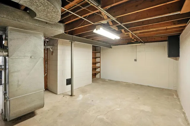 $260,000 | 505 Betty Lane, South Holland, IL 60473