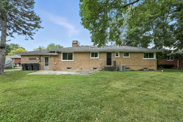 $260,000 | 505 Betty Lane, South Holland, IL 60473