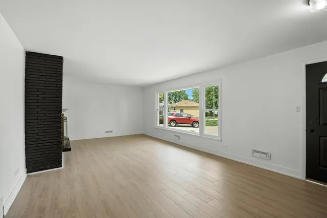 $260,000 | 505 Betty Lane, South Holland, IL 60473