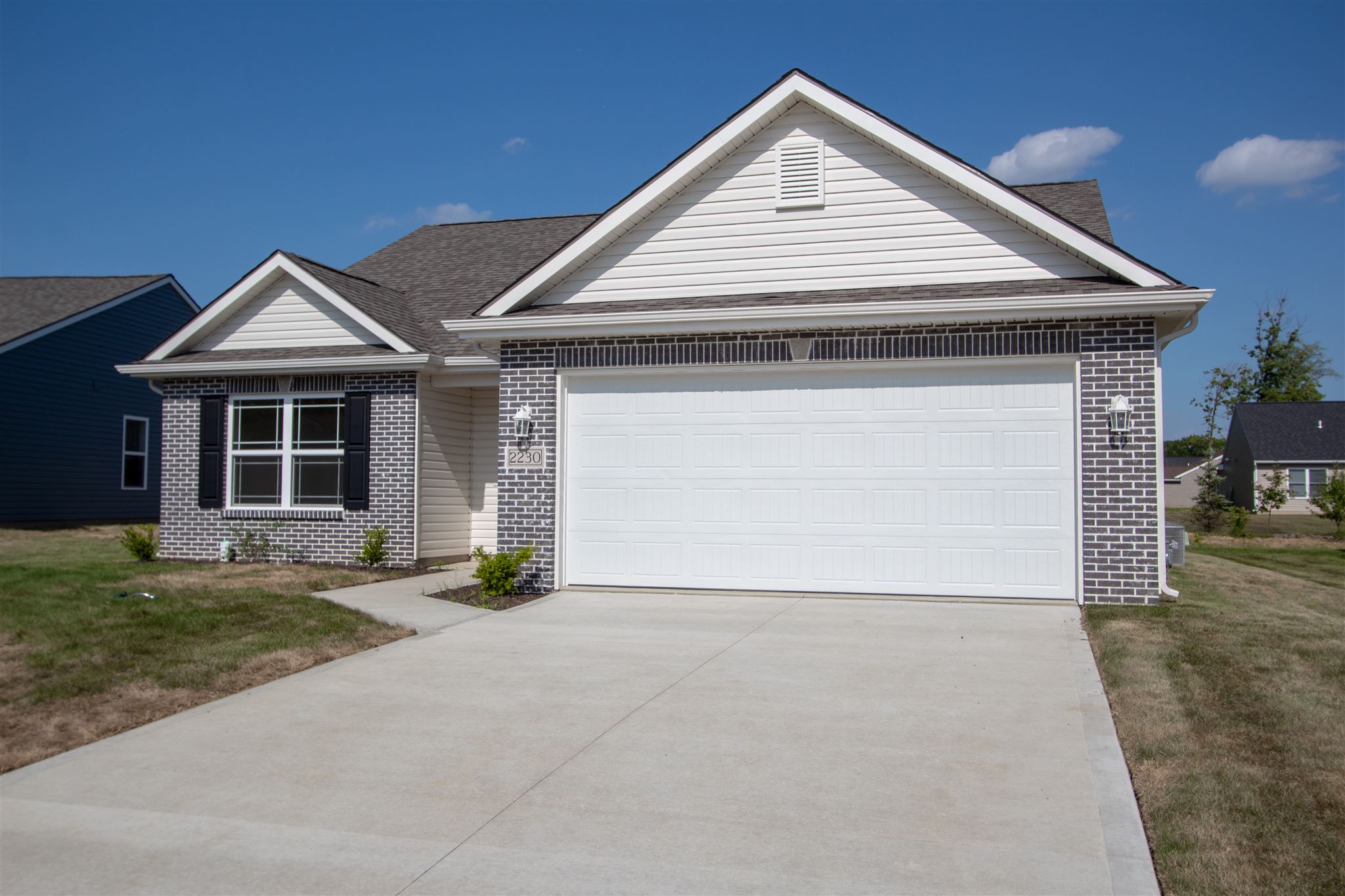 2230 Blue Spring Run Fort Wayne, IN 46808 - Photo 2 of 22 Gallery Image 2