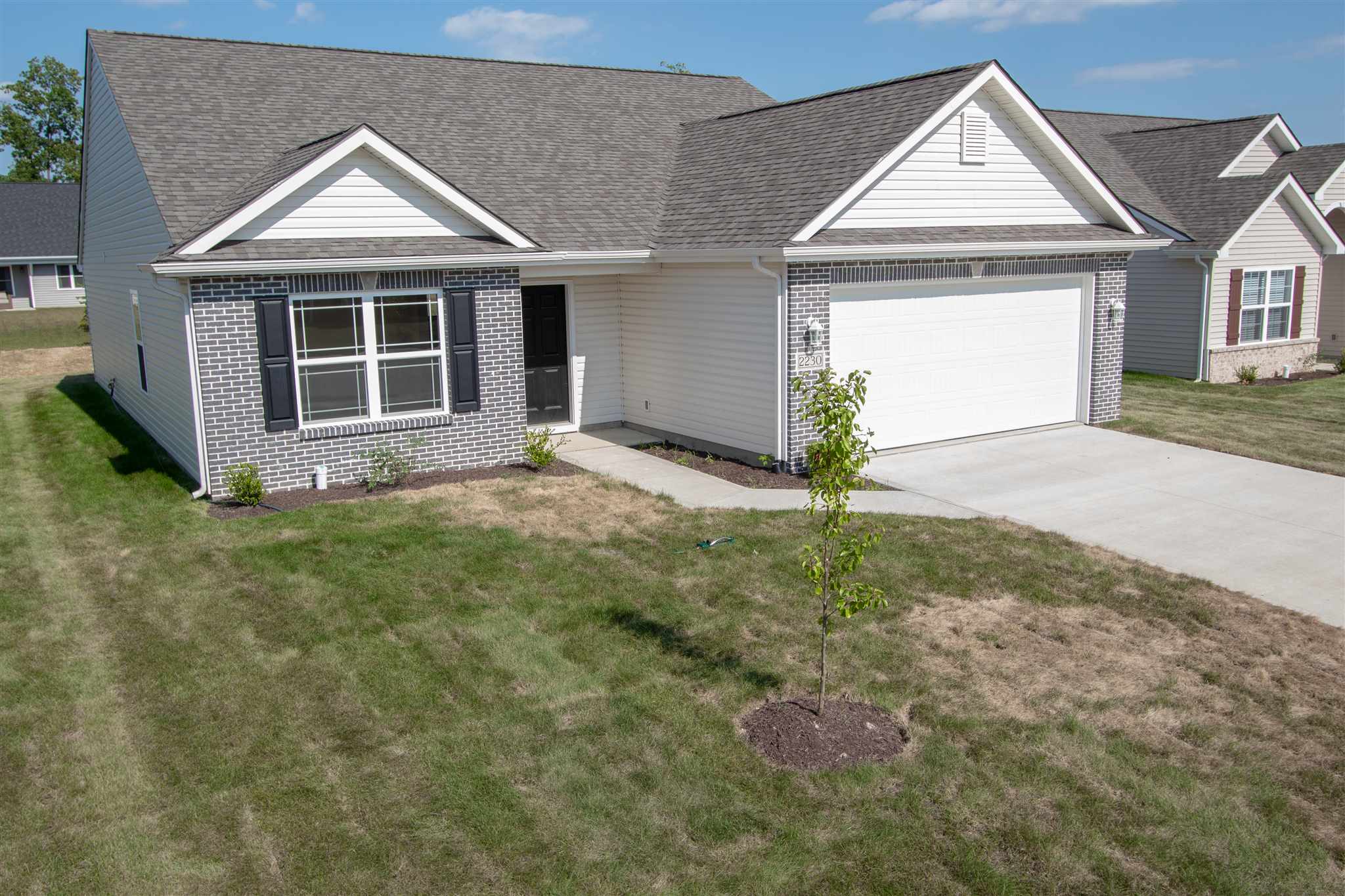 2230 Blue Spring Run Fort Wayne, IN 46808 - Photo 3 of 22 Gallery Image 3