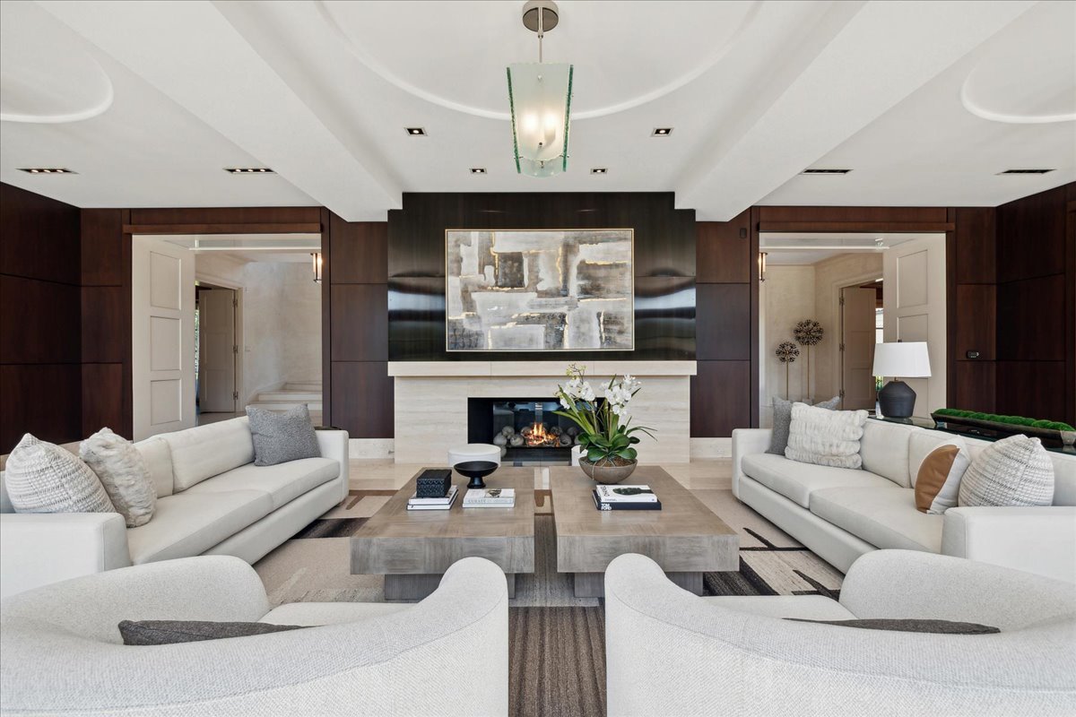 261 East Onwentsia Road Lake Forest, IL 60045 - Photo 14 of 65 a living room with furniture and a chandelier