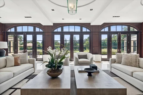 $6,500,000 | 261 East Onwentsia Road, Lake Forest, IL 60045