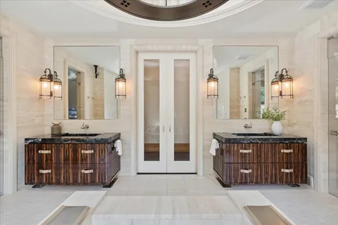 $6,500,000 | 261 East Onwentsia Road, Lake Forest, IL 60045