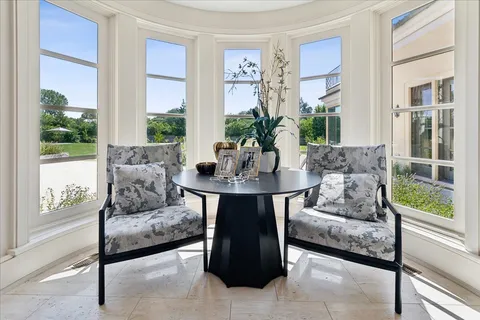 $6,500,000 | 261 East Onwentsia Road, Lake Forest, IL 60045