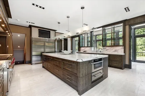 $6,500,000 | 261 East Onwentsia Road, Lake Forest, IL 60045