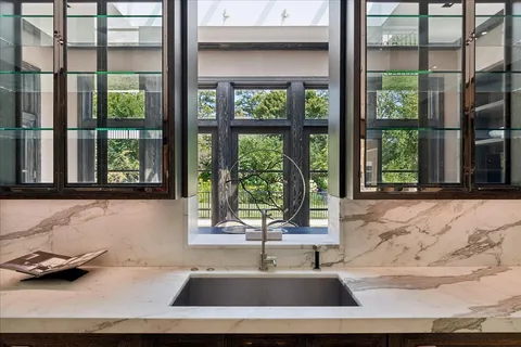 $6,500,000 | 261 East Onwentsia Road, Lake Forest, IL 60045