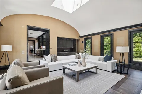 $6,500,000 | 261 East Onwentsia Road, Lake Forest, IL 60045