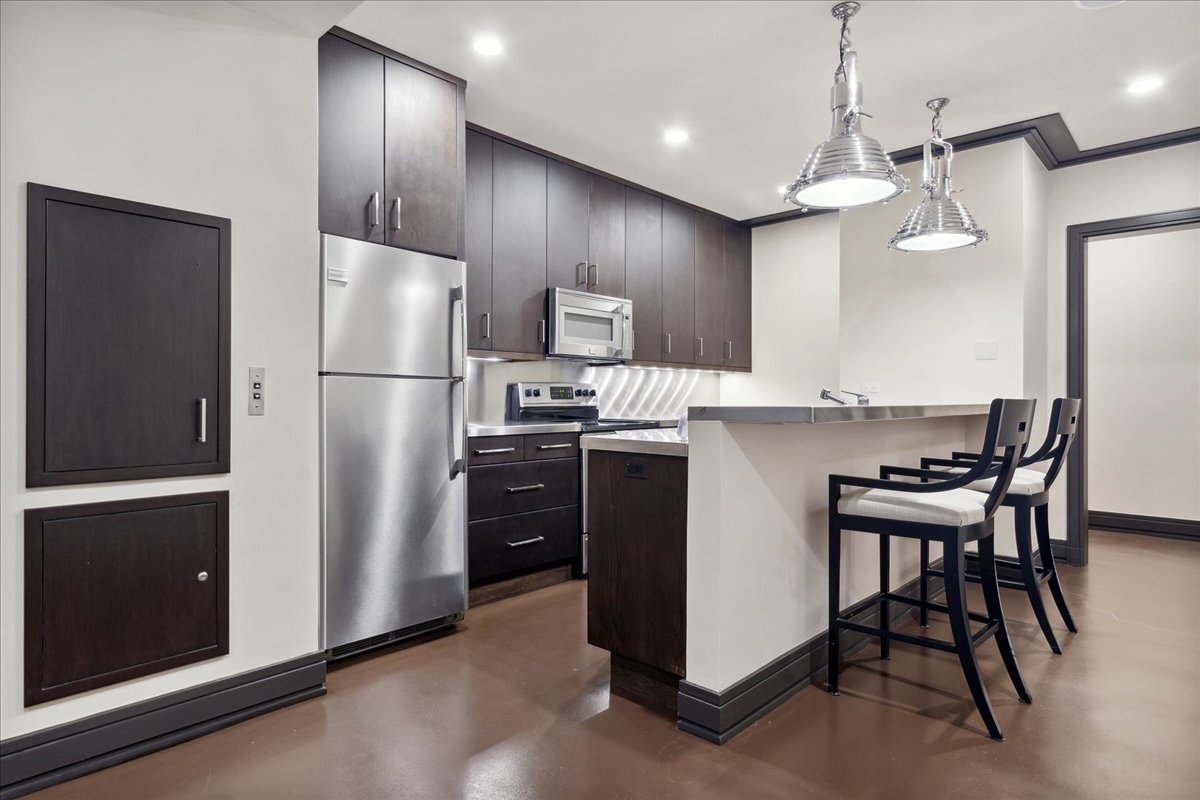 261 East Onwentsia Road Lake Forest, IL 60045 - Photo 56 of 65