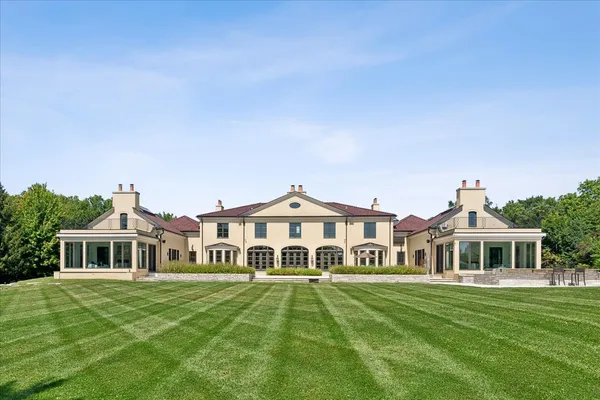 $6,500,000 | 261 East Onwentsia Road, Lake Forest, IL 60045