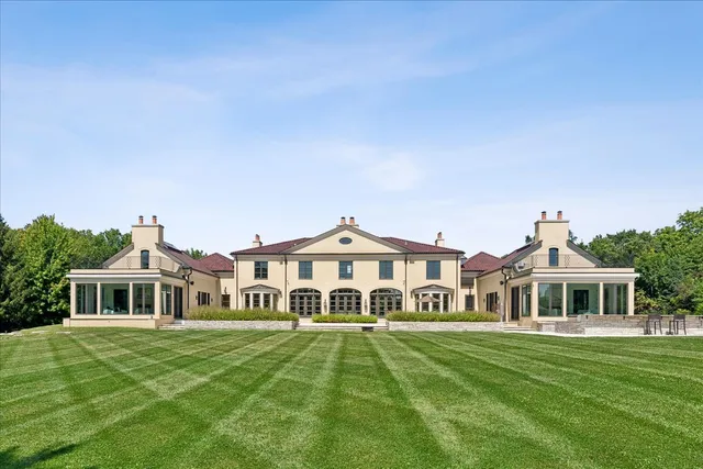 $6,500,000 | 261 East Onwentsia Road, Lake Forest, IL 60045