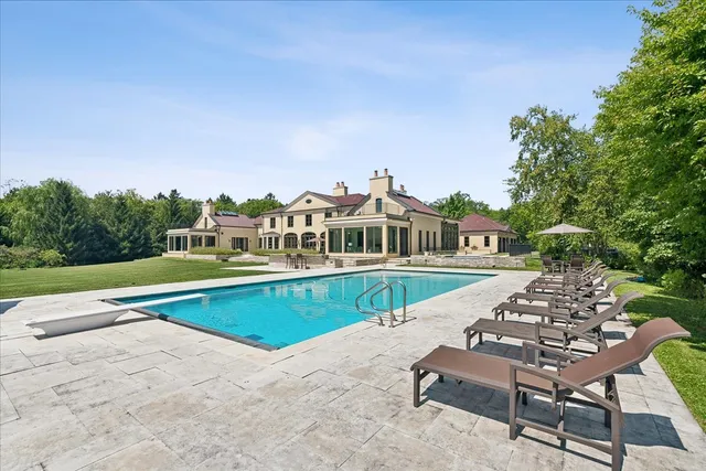 $6,500,000 | 261 East Onwentsia Road, Lake Forest, IL 60045