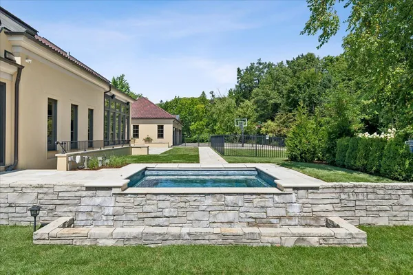 $6,500,000 | 261 East Onwentsia Road, Lake Forest, IL 60045