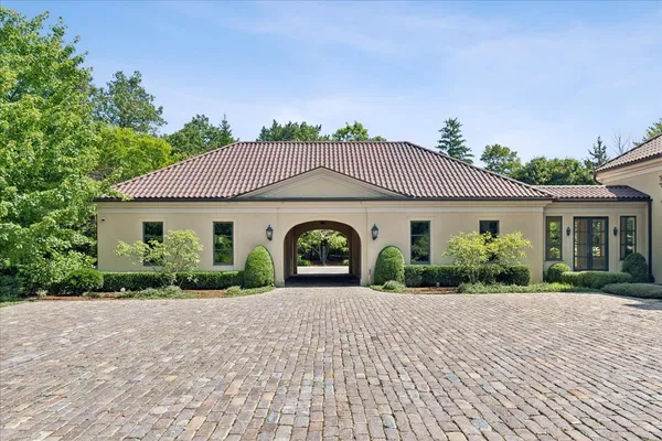$6,500,000 | 261 East Onwentsia Road, Lake Forest, IL 60045