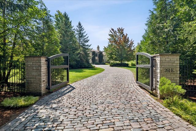 $6,500,000 | 261 East Onwentsia Road, Lake Forest, IL 60045