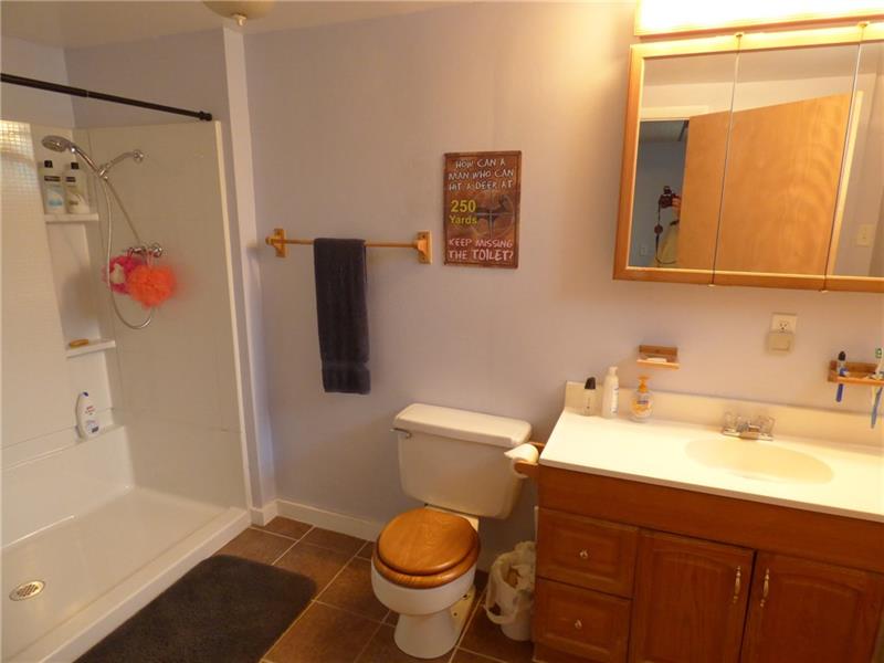 465 Herbst Manor Road Coraopolis, PA 15108 - Photo 12 of 25 Gallery Image 12