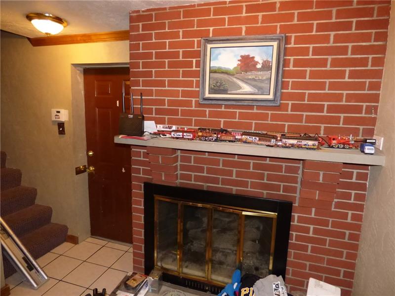 465 Herbst Manor Road Coraopolis, PA 15108 - Photo 14 of 25 Gallery Image 14