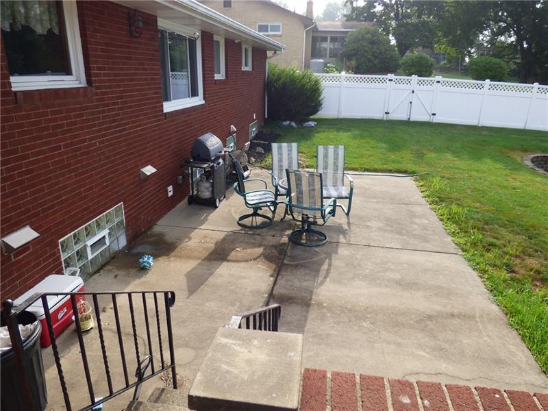 465 Herbst Manor Road Coraopolis, PA 15108 - Photo 16 of 25 Gallery Image 16