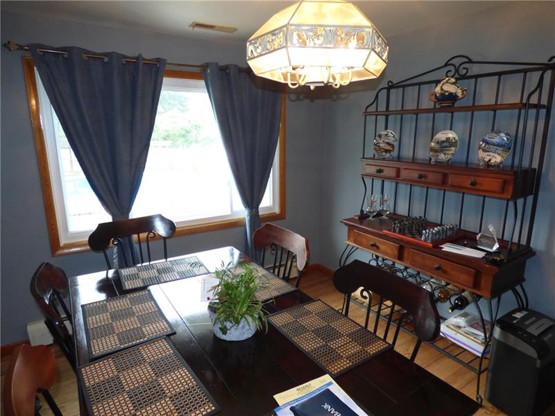 465 Herbst Manor Road Coraopolis, PA 15108 - Photo 8 of 25 Gallery Image 8